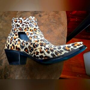Lane Ankle Boots Cheetah Print LB0289E Size 7.5M